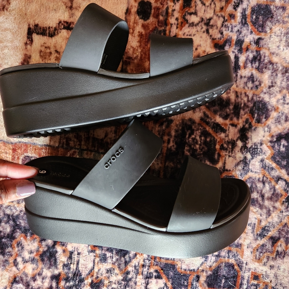 Sandles